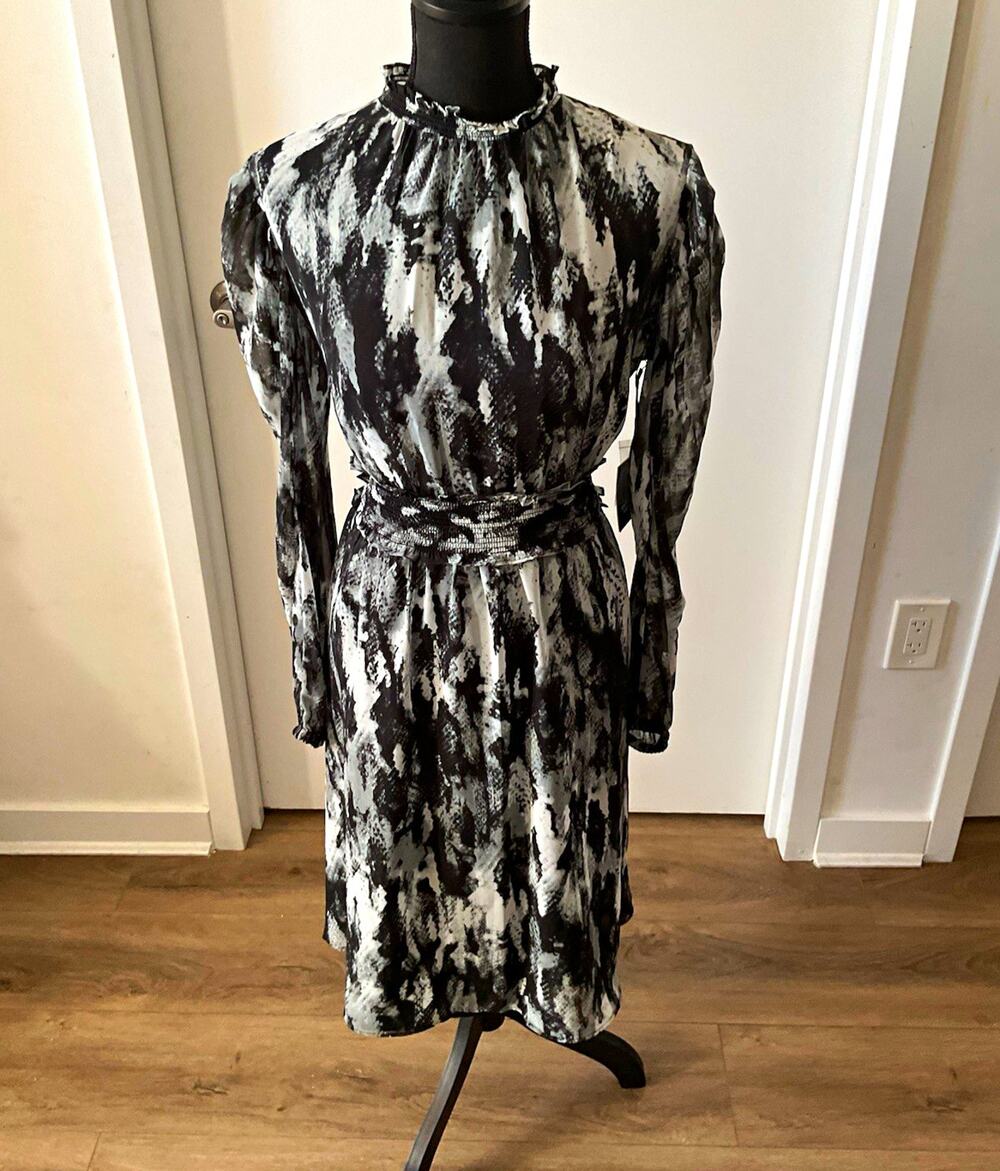 Simply Vera Vera Wang Black White Abstract Shift High Neck Smocked Dress M